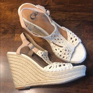 BRAND NEW Gianni Bini wedges